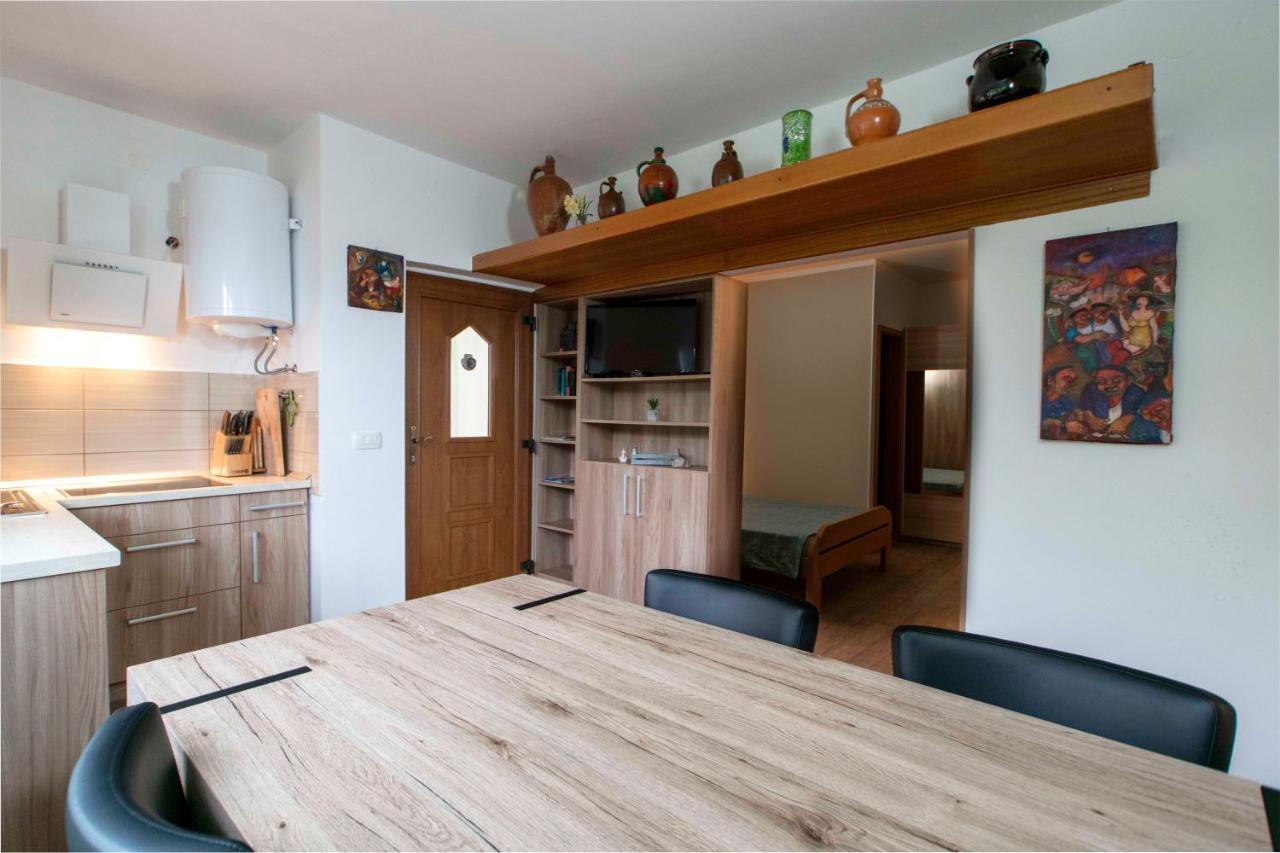 Apartmaji Pri Bosi Nogi Izola Exterior photo